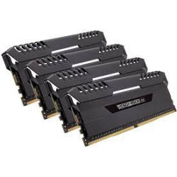 CMU32GX4M4C3000C15 veG 8Qu W